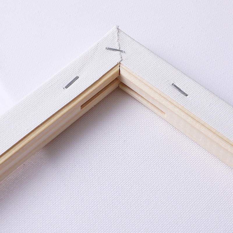 Leere, grundierte, weiße, gespannte Leinwand zum Malen mit Acryl-, Öl- und Gouachefarben