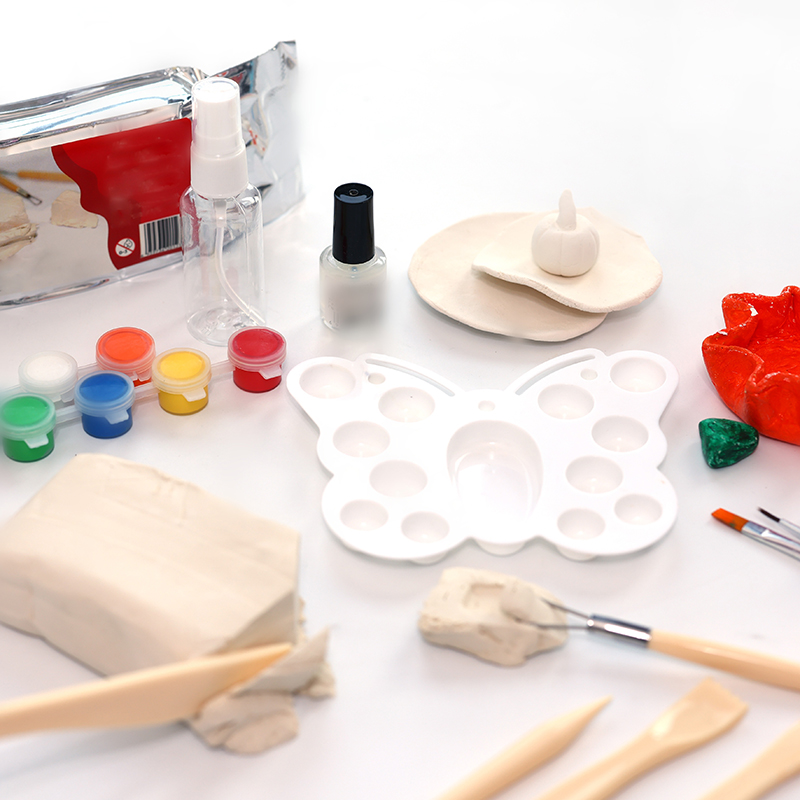 Einfach zu bedienende natürliche weiße Lufttrockenmodellierung für Anfänger